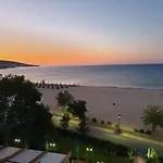 Sentido Bellevue מלון