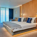 Sentido Bellevue מלון 4*